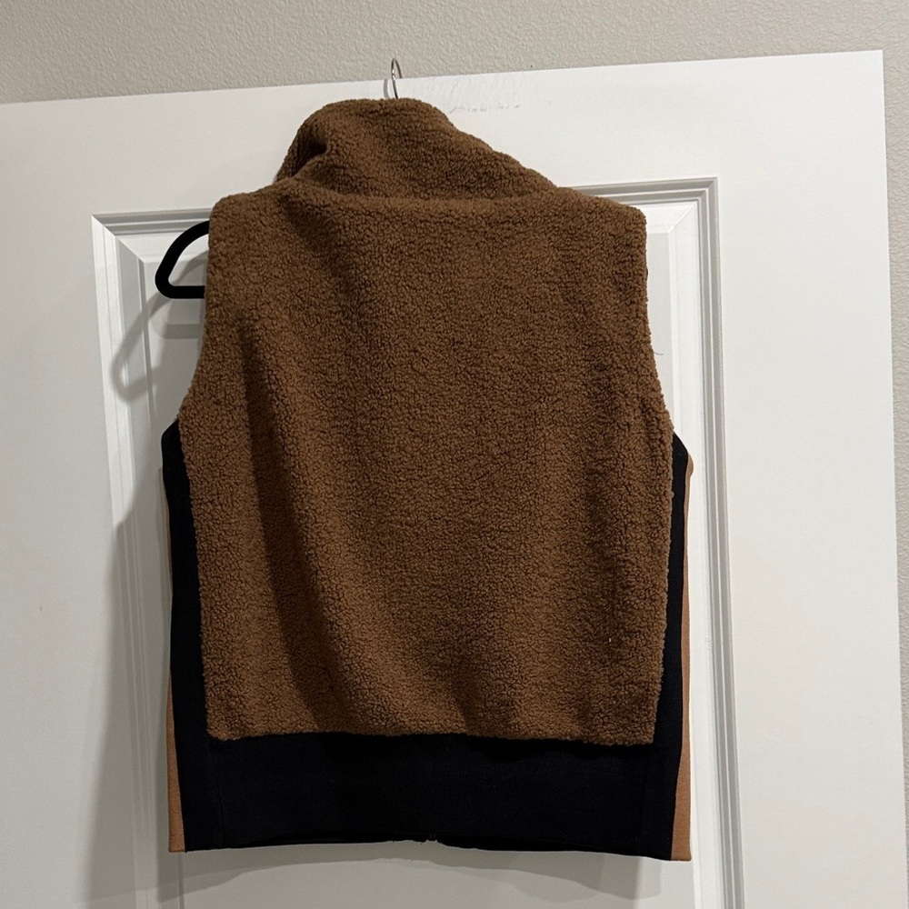 NWT  ELAN Brown  and Black Sherpa Vest sz l - Picture 6 of 6